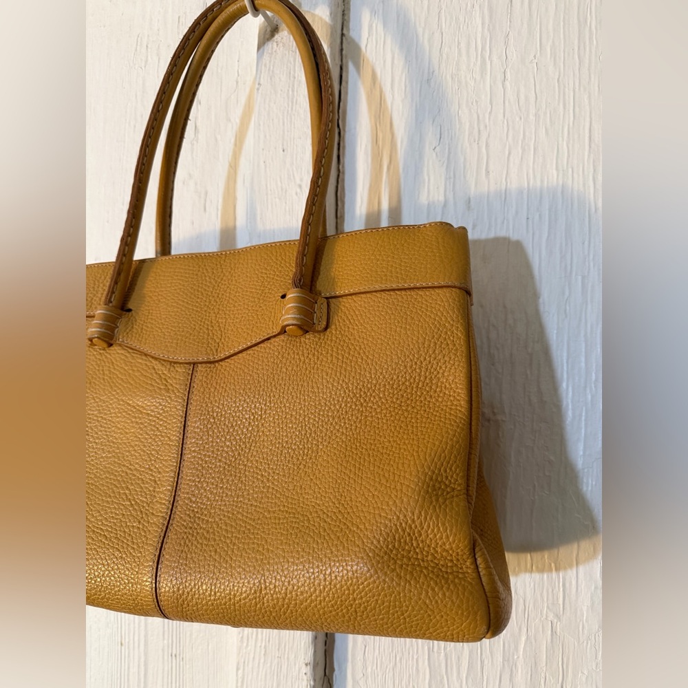 EUC Tod's Beige Pebbled Leather Medium Mocassino Tote - Picture 6 of 16